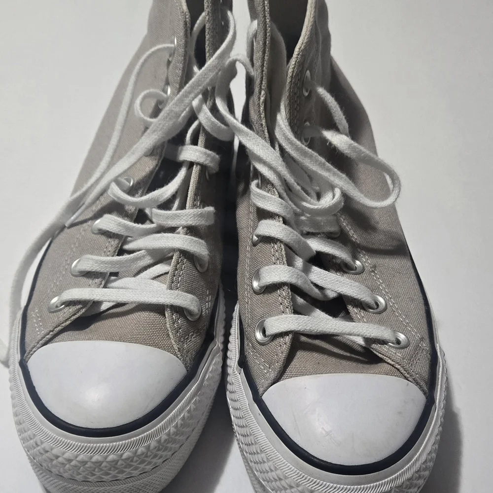 Converse Canvas High-Tops in Cream and White - Picture 3 of 8